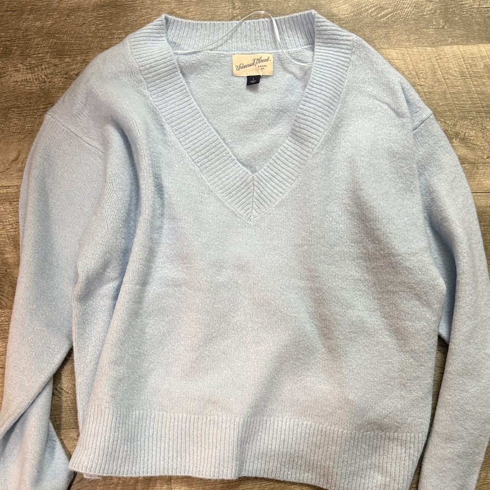 Universal Thread Soft Blue V-Neck Sweater